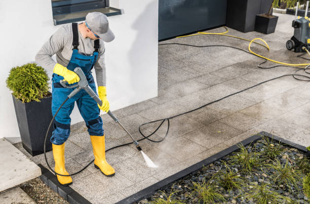 Best Deck Pressure Washing  in Hayward, WI